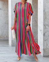 Färgglad V-ringad klänning med randigt tryck